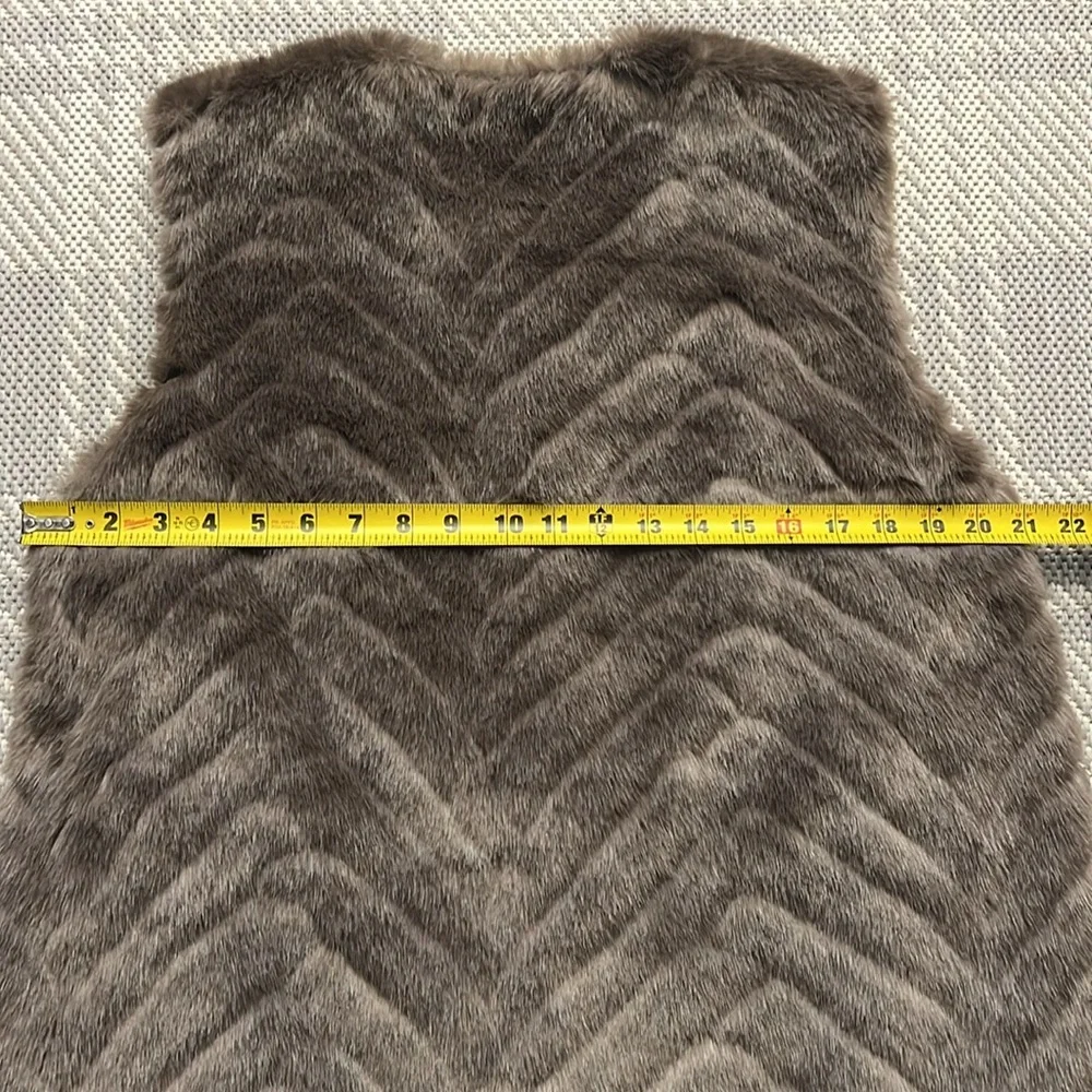 H&M faux fur vest - Picture 8 of 8